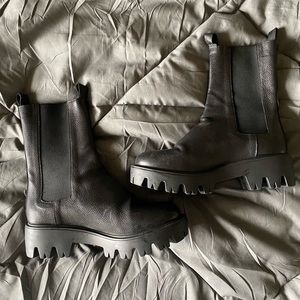 Charles David Harrow Bootie size 38